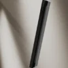 DETALLE TIRADOR EXCLUSIVO DE KASSANDRA MAMPARAS DELTA 102 NEGRO
