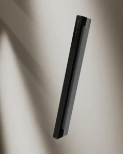 DETALLE TIRADOR EXCLUSIVO DE KASSANDRA MAMPARAS DELTA 102 NEGRO